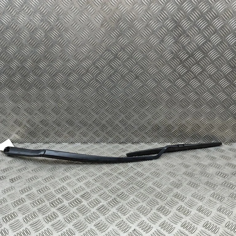 Windshield/front glass wiper blade 98321CU900
