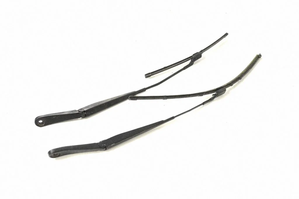 Esiklaasi kojamees HK8317526AA