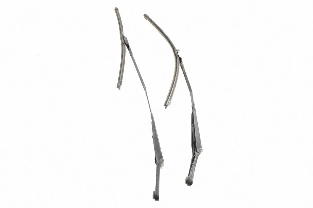 Windshield/front glass wiper blade 4G2955407C