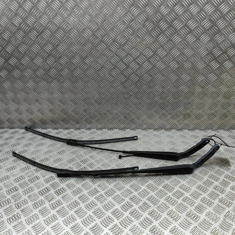 Priekšējā stikla tīrītājs A9108203500