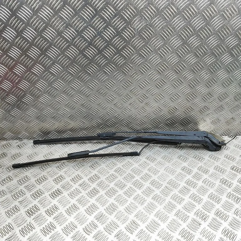 Priekšējā stikla tīrītājs 9801815380