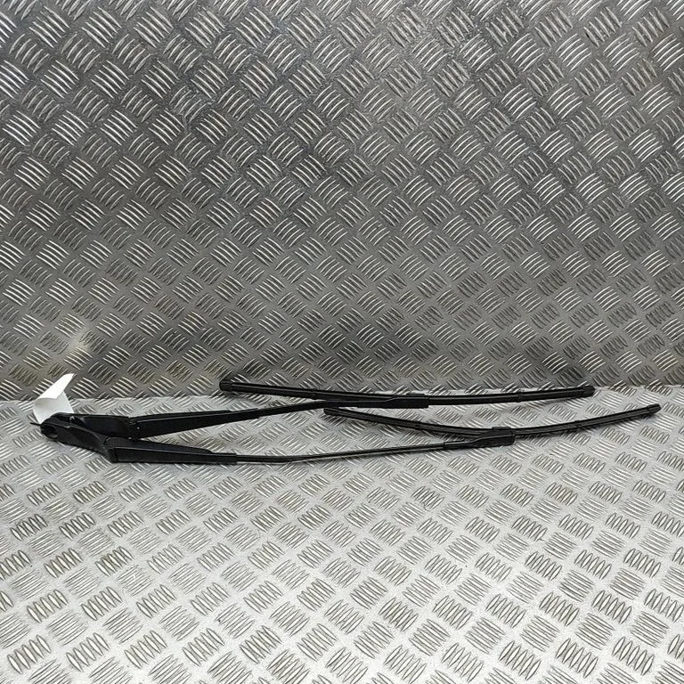 Windshield/front glass wiper blade 9Y2955408