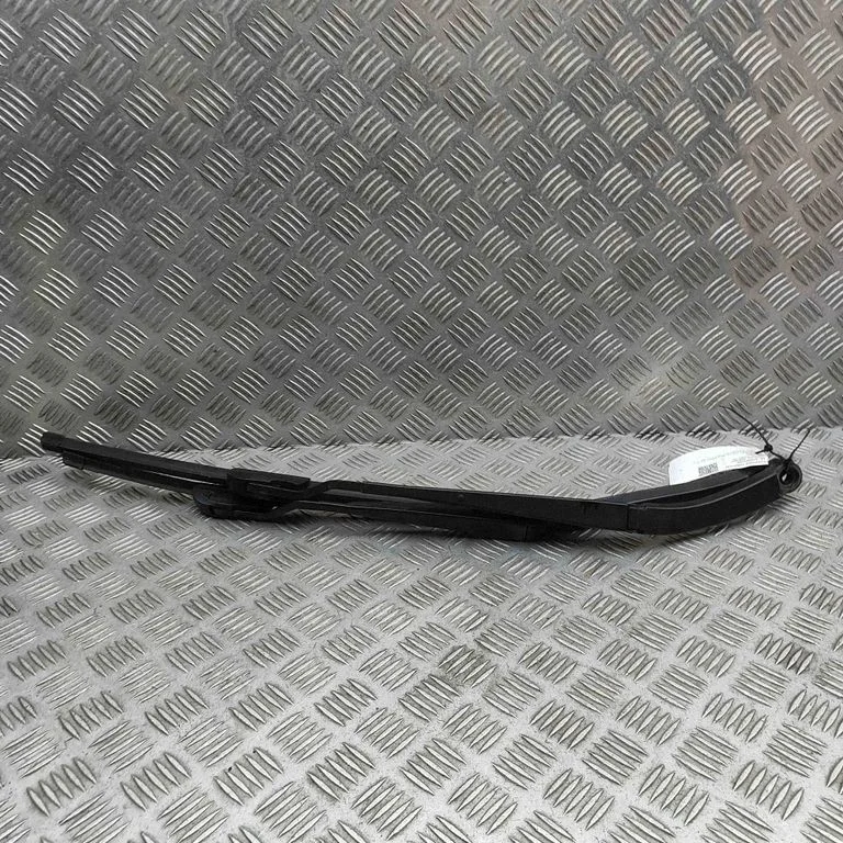 Priekšējā stikla tīrītājs 852210K230