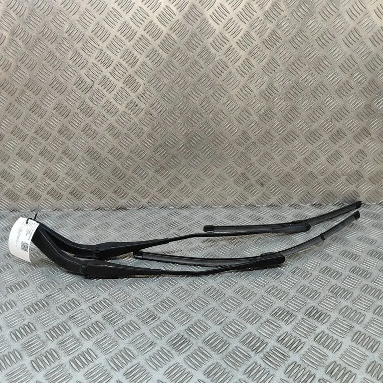 Priekšējā stikla tīrītājs 7260474