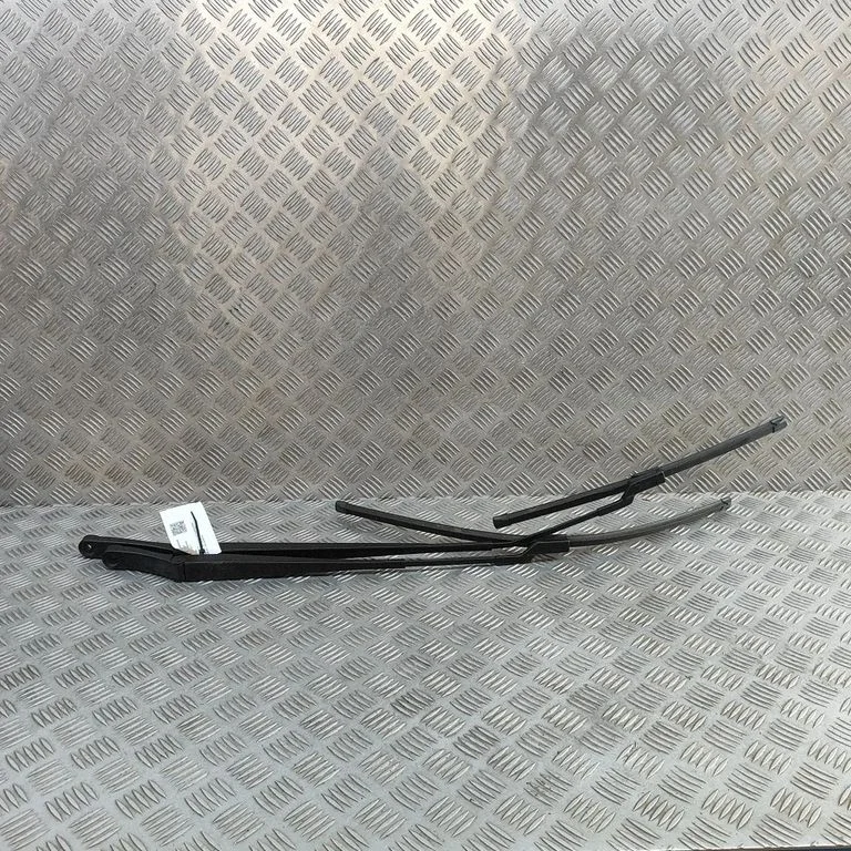 Priekšējā stikla tīrītājs 11C955410