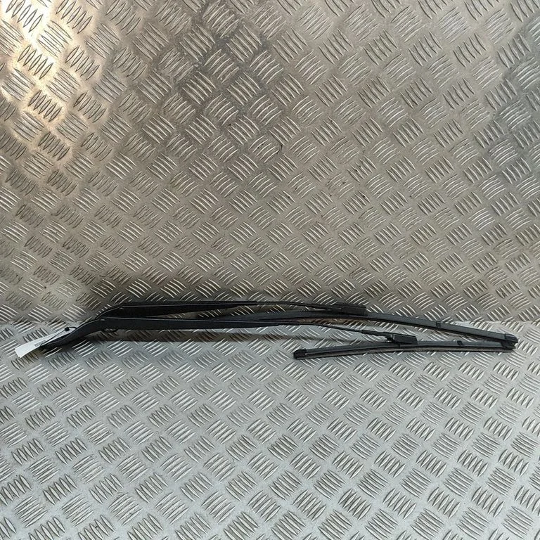 Priekšējā stikla tīrītājs 9822931780