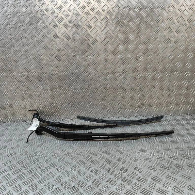 Windshield/front glass wiper blade 6W8317B589BD