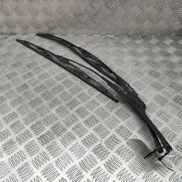 Priekšējā stikla tīrītājs A1706200644