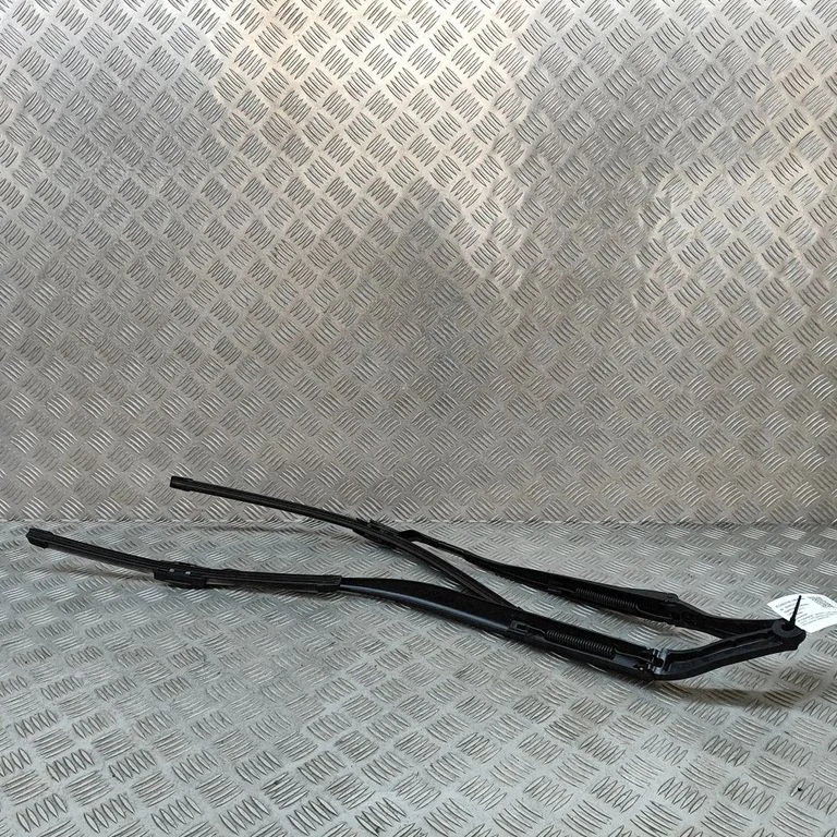 Priekšējā stikla tīrītājs 670001642