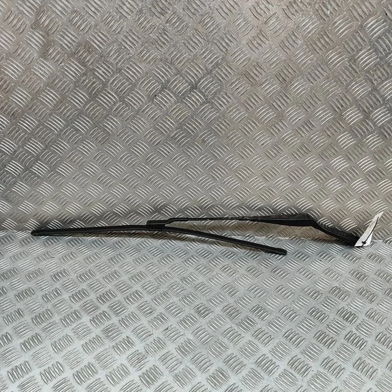 Priekšējā stikla tīrītājs 5E8955410