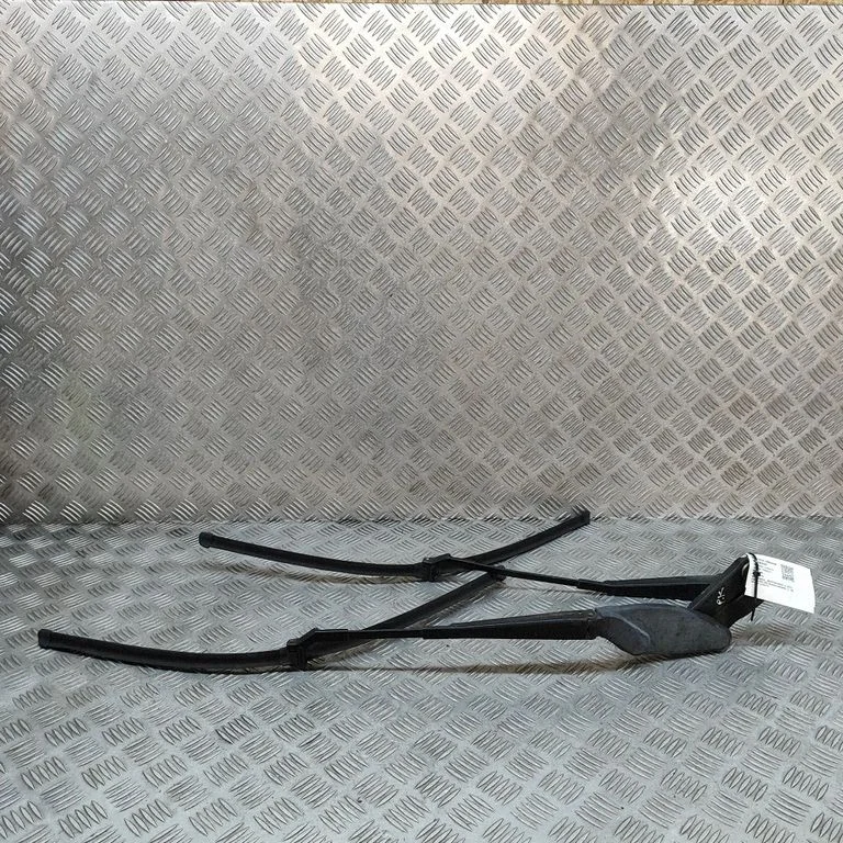 Priekšējā stikla tīrītājs A2158202244