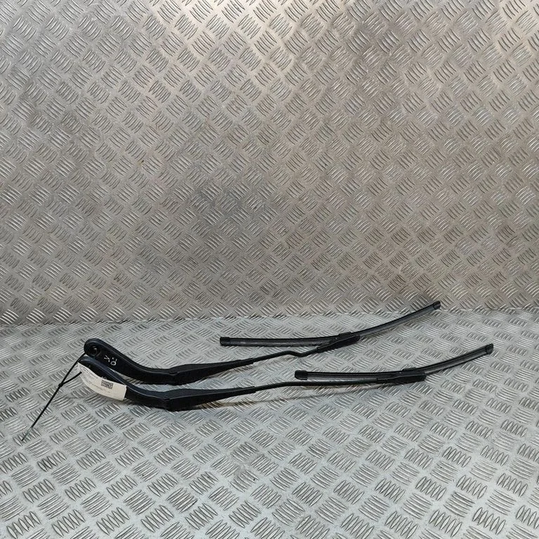 Priekšējā stikla tīrītājs 7239520
