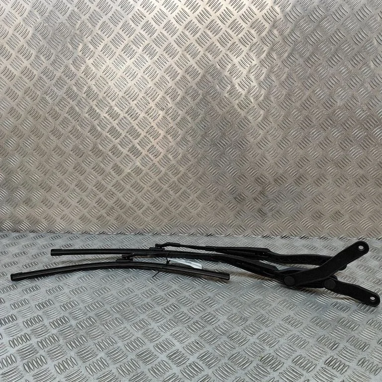 Priekšējā stikla tīrītājs A2188200044