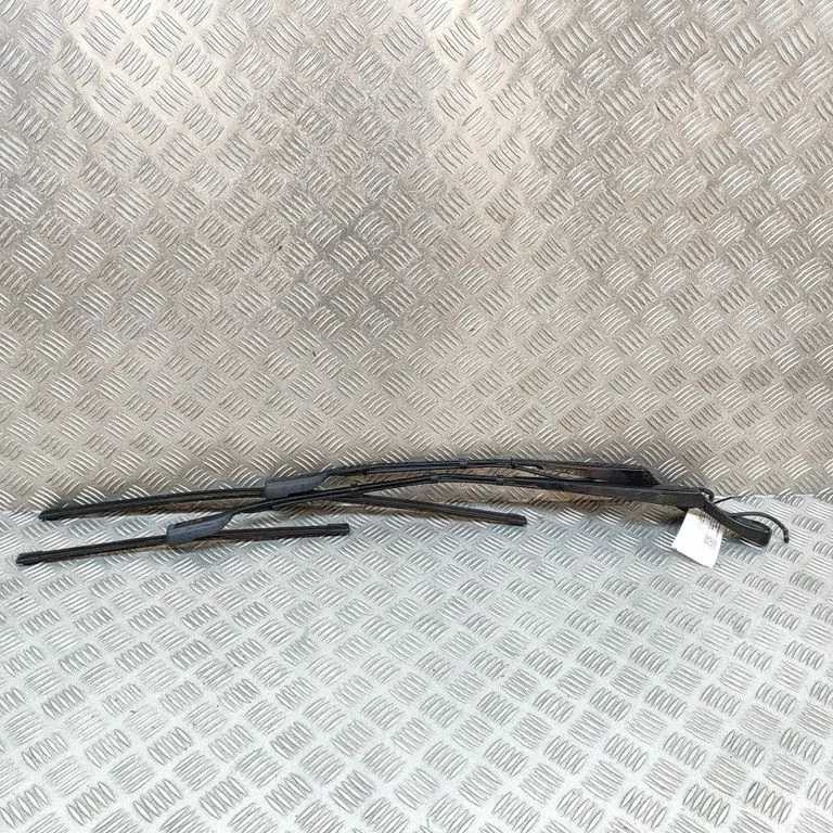Priekšējā stikla tīrītājs 9810665080