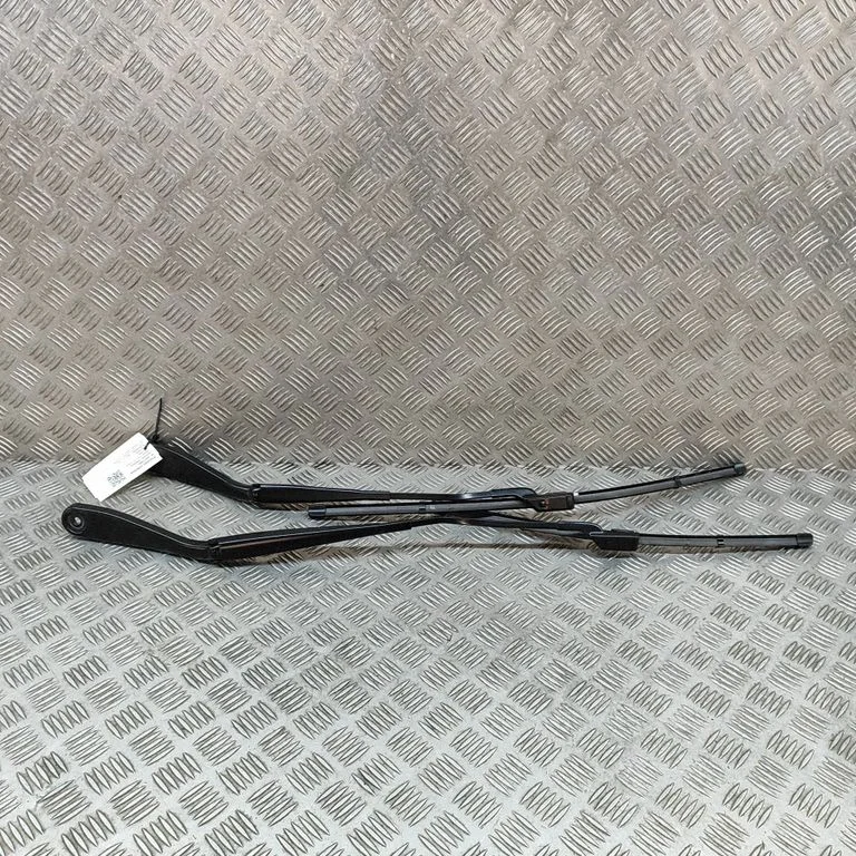 Windshield/front glass wiper blade 7434854