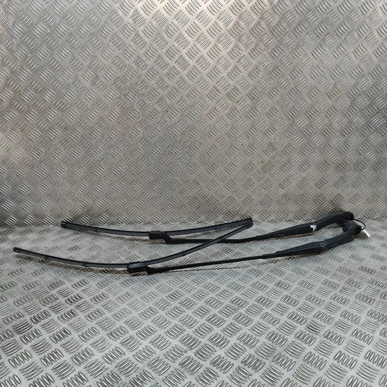 Windshield/front glass wiper blade BK2117526BC
