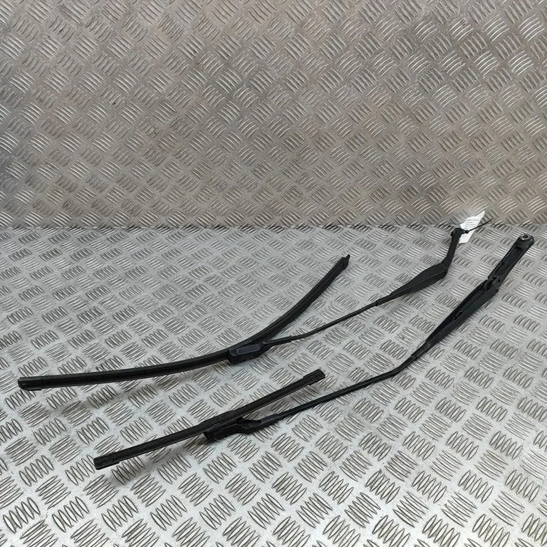 Priekšējā stikla tīrītājs 51883632