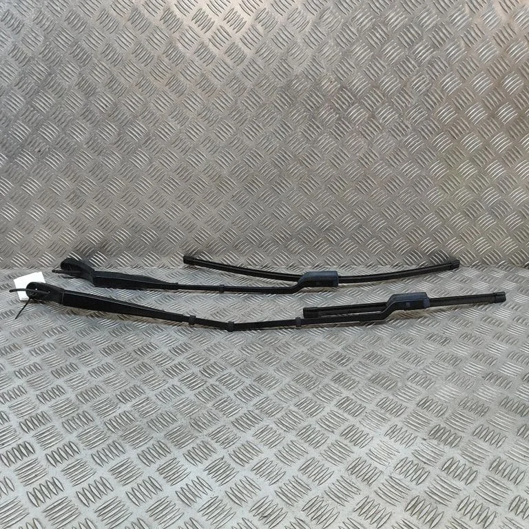 Priekšējā stikla tīrītājs 9810665080