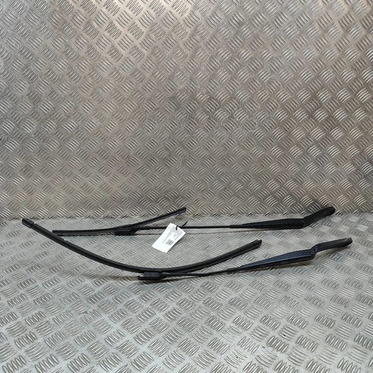 Priekšējā stikla tīrītājs GX7317526BC