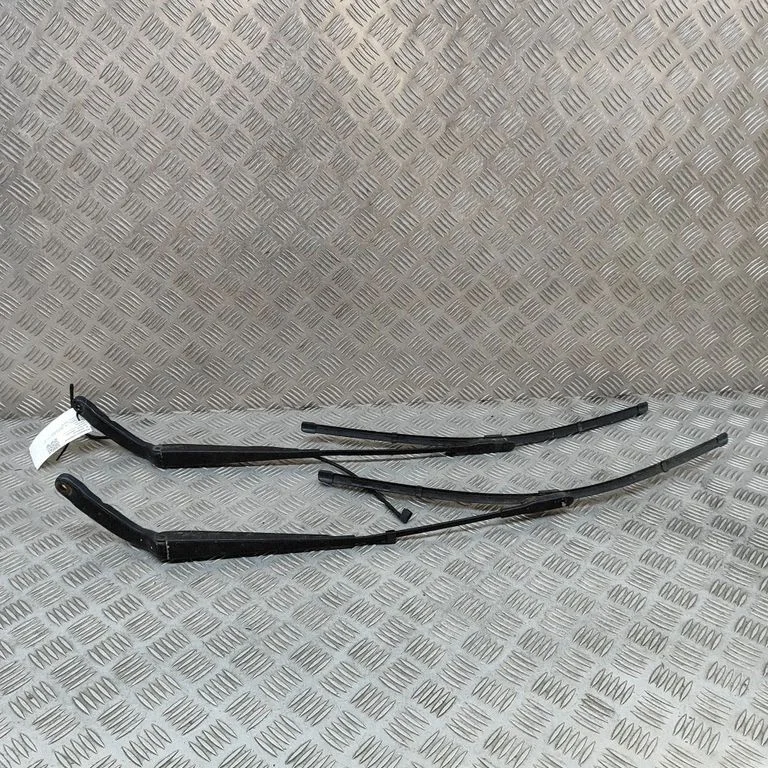 Windshield/front glass wiper blade – Volkswagen Crafter (2006-2016)
