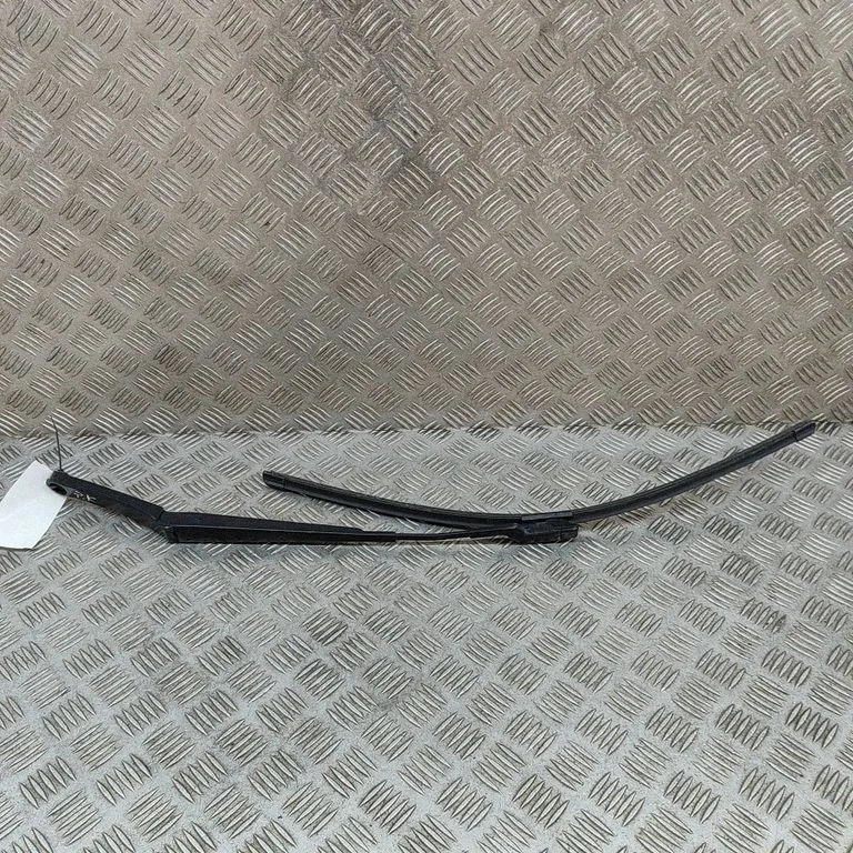 Priekšējā stikla tīrītājs 3G8955409