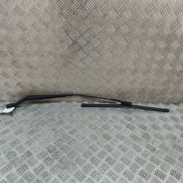 Priekšējā stikla tīrītājs 3G8955410