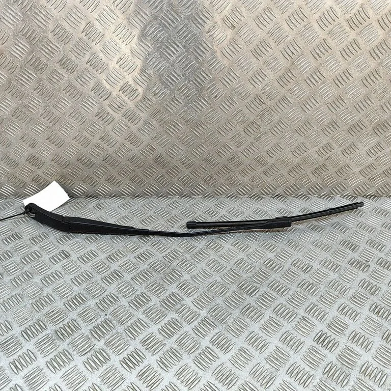 Priekšējā stikla tīrītājs 82C955407