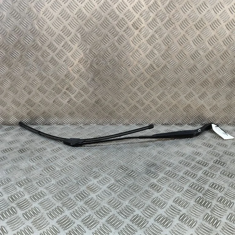 Priekšējā stikla tīrītājs 8200734776