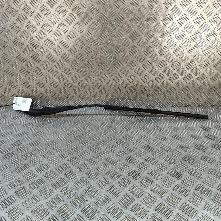 Priekšējā stikla tīrītājs 7239520