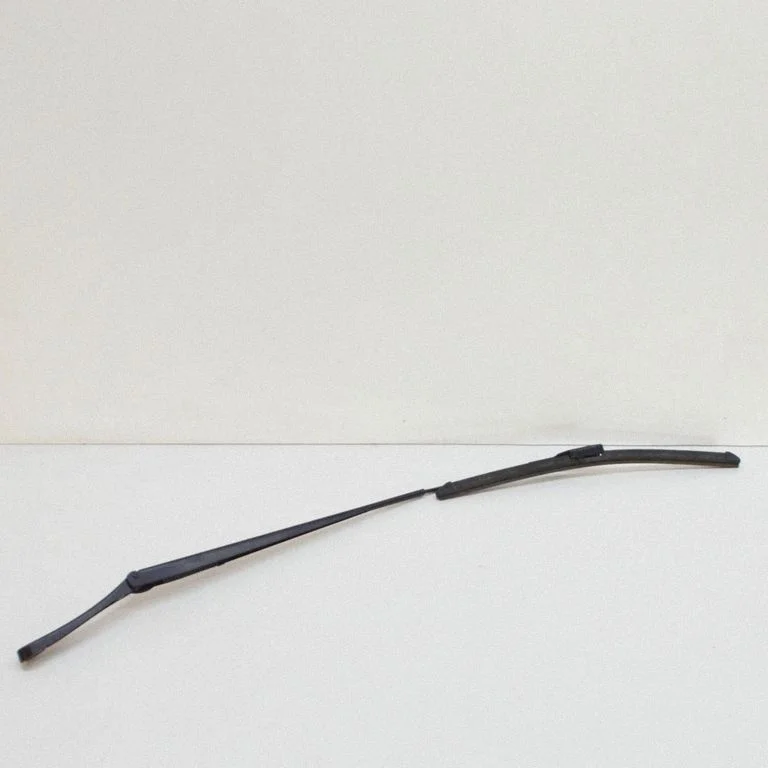 Priekšējā stikla tīrītājs 11B955410
