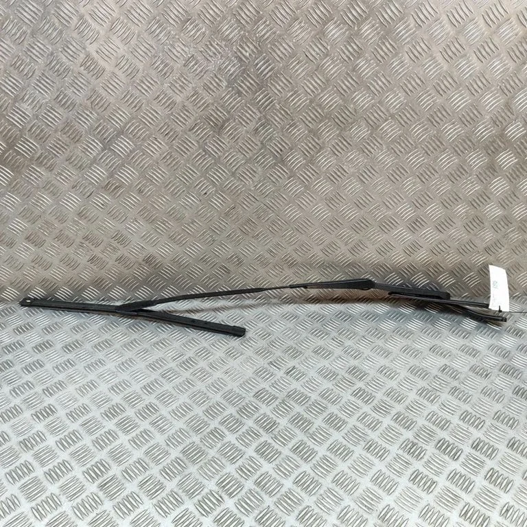 Priekšējā stikla tīrītājs A2978204700