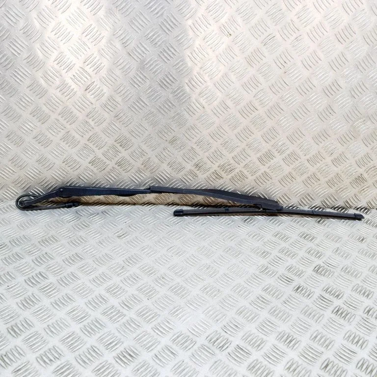 Windshield/front glass wiper blade 7427909