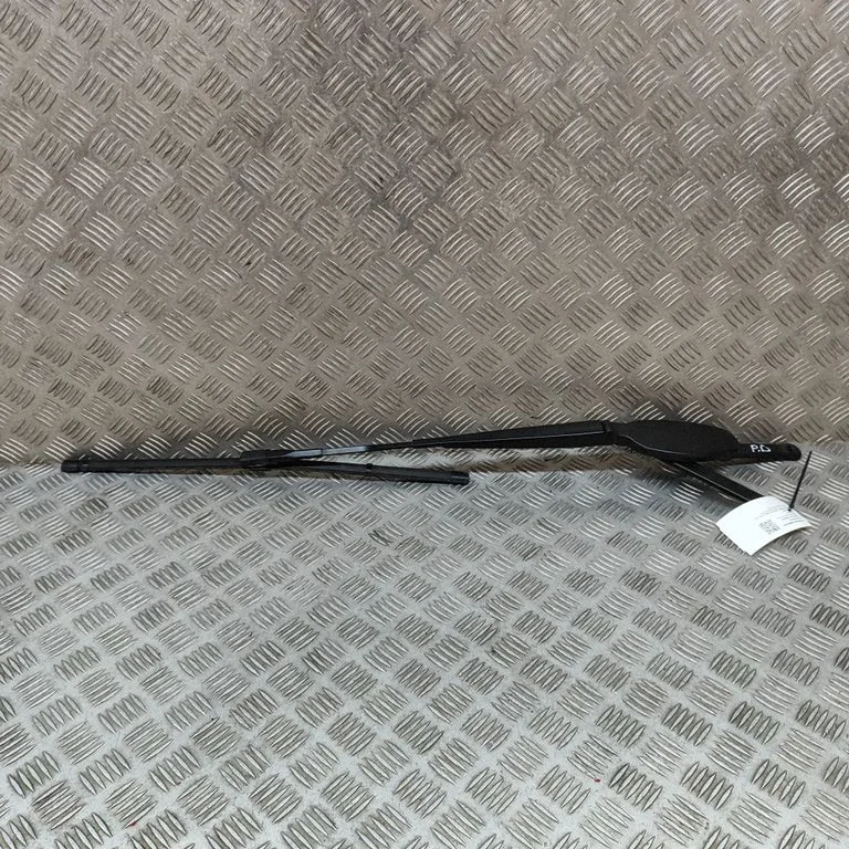 Priekšējā stikla tīrītājs A2478240700