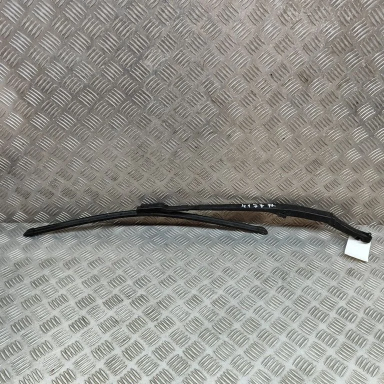 Priekšējā stikla tīrītājs J9D317527AC