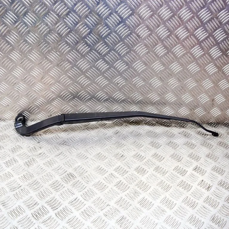 Windshield/front glass wiper blade