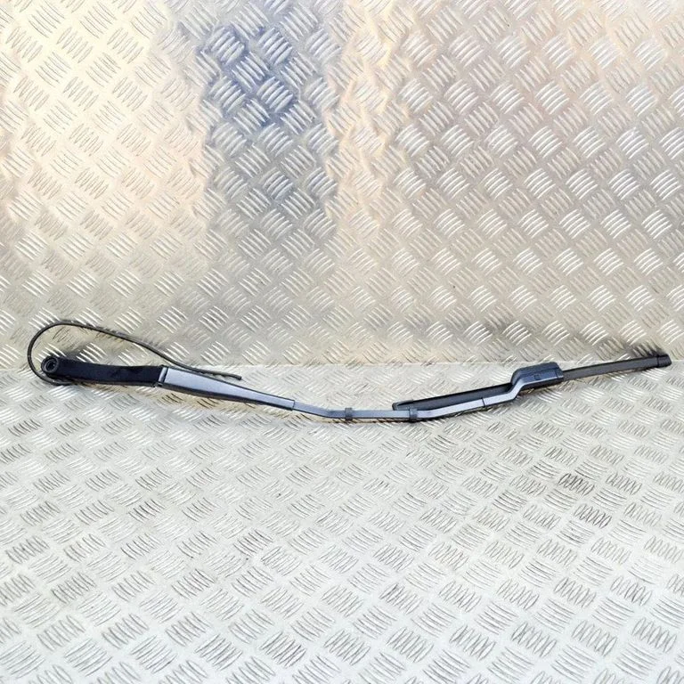 Windshield/front glass wiper blade 109646800A