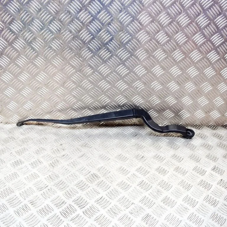 Windshield/front glass wiper blade