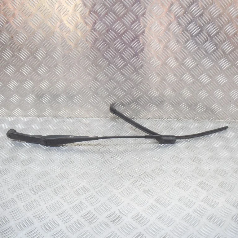 Priekšējā stikla tīrītājs 97036203