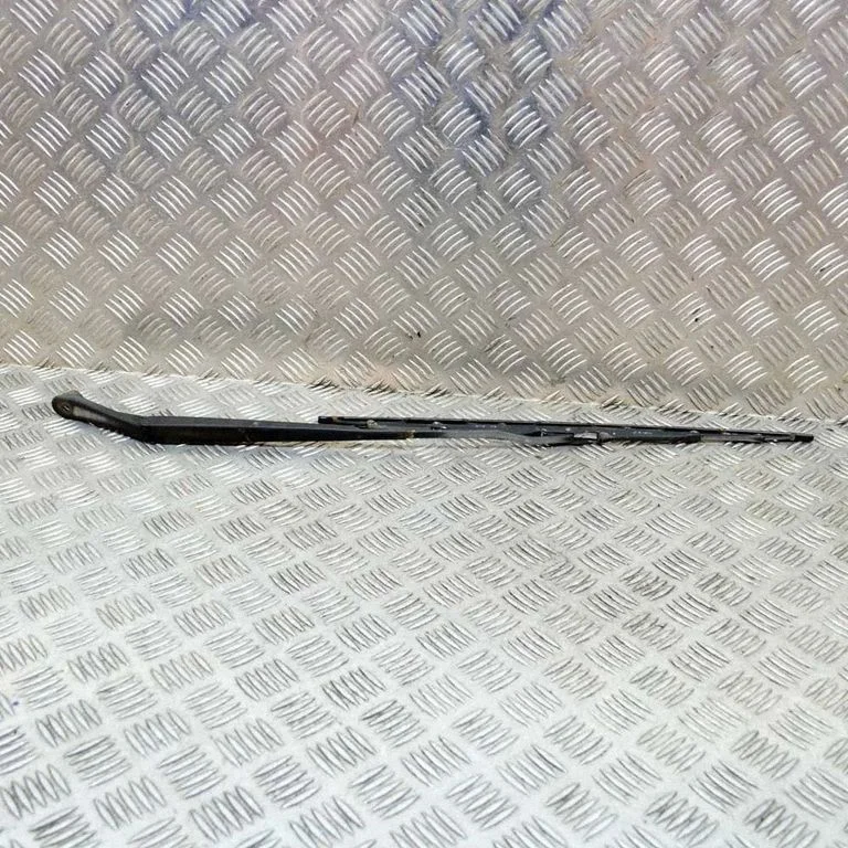 Windshield/front glass wiper blade