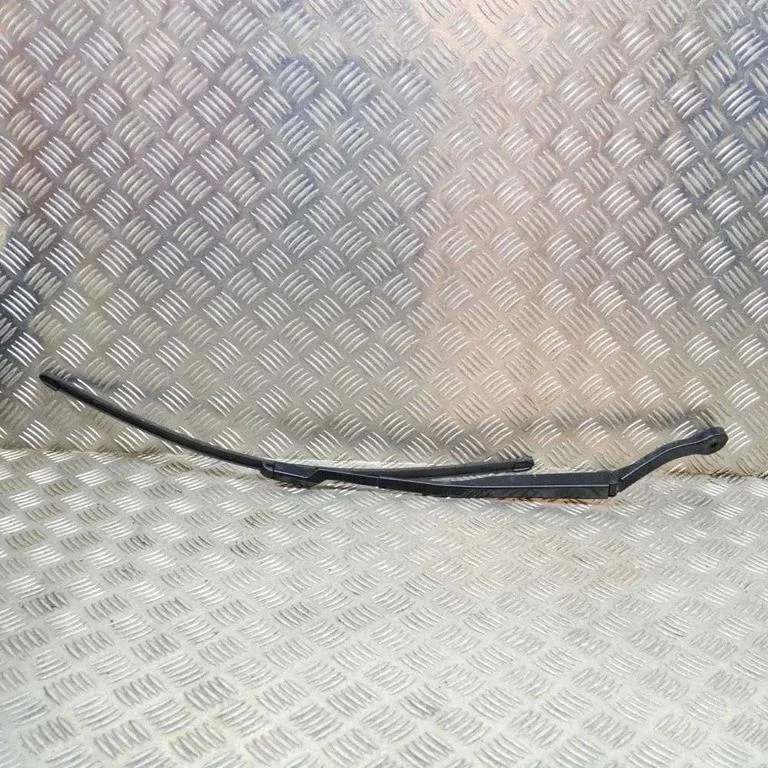 Priekšējā stikla tīrītājs 7399012