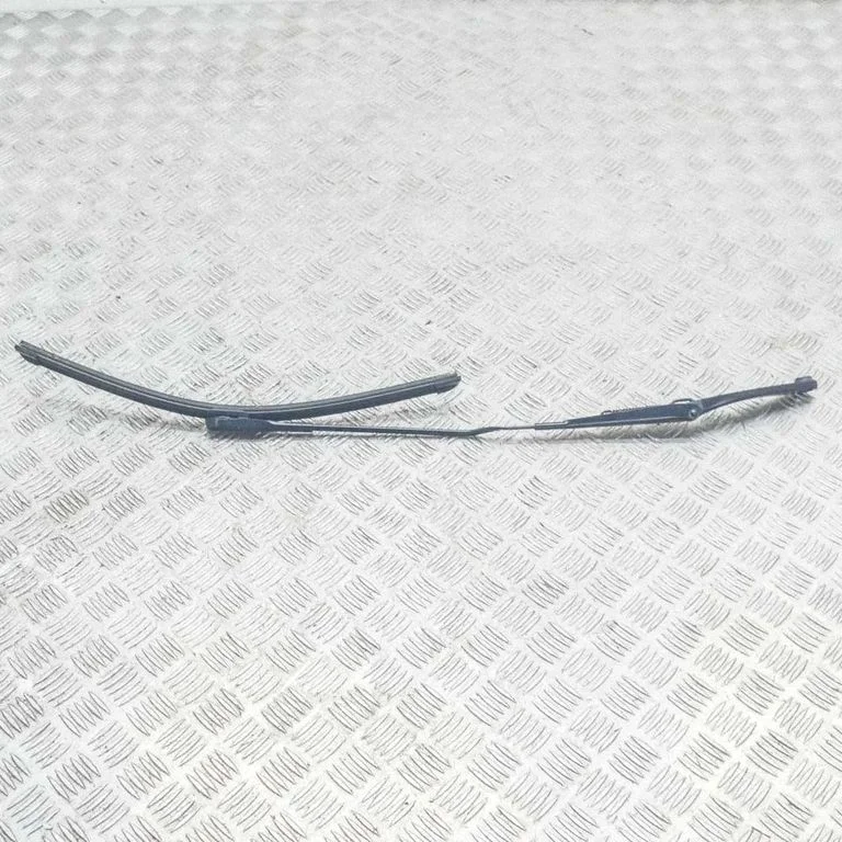 Priekšējā stikla tīrītājs 8T2955407A