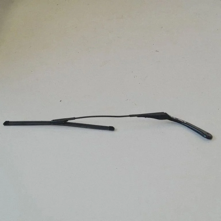Priekšējā stikla tīrītājs 7253397