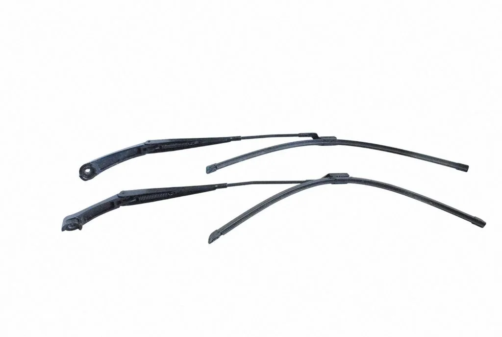 Priekšējā stikla tīrītājs 10A955410