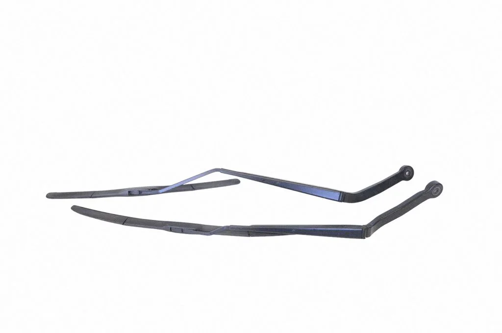 Priekšējā stikla tīrītājs 7304070