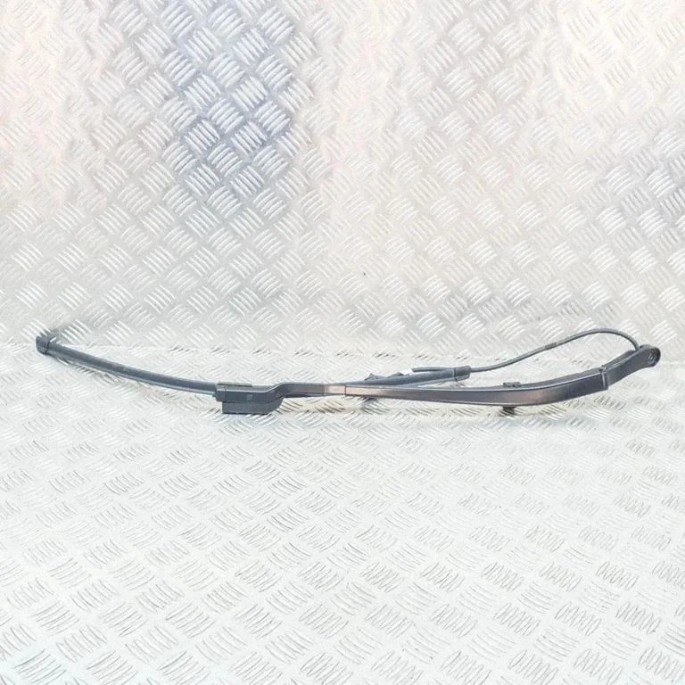 Priekšējā stikla tīrītājs J9D317526CC