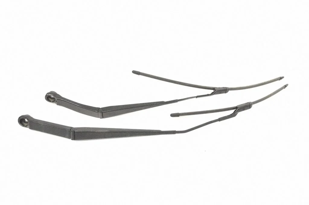 Priekšējā stikla tīrītājs 9069