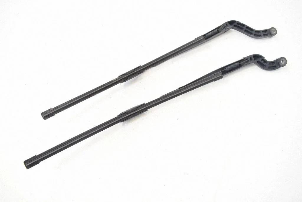 Windshield/front glass wiper blade – Land Rover Discovery 4 - LR4 (2010-2016)