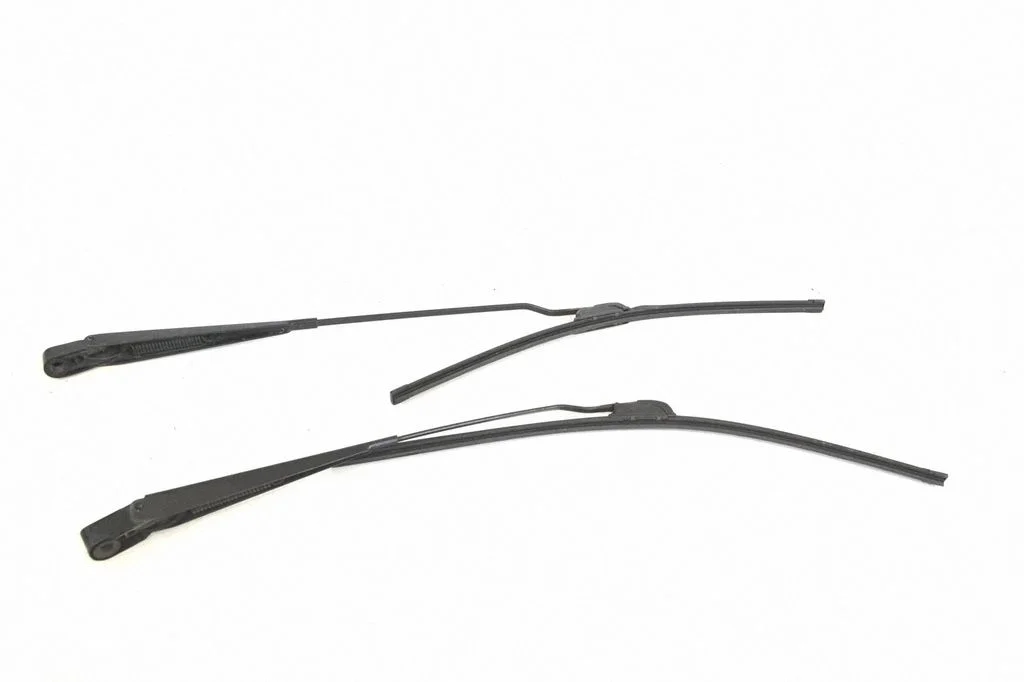 Priekšējā stikla tīrītājs 6C1117526AA