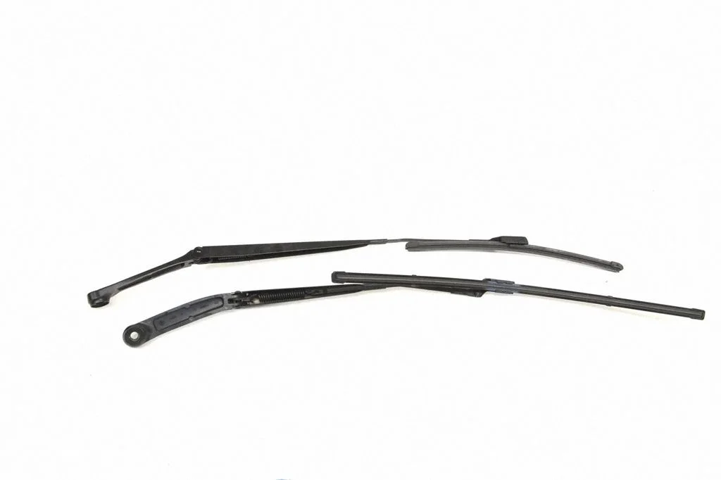 Windshield/front glass wiper blade 51984453