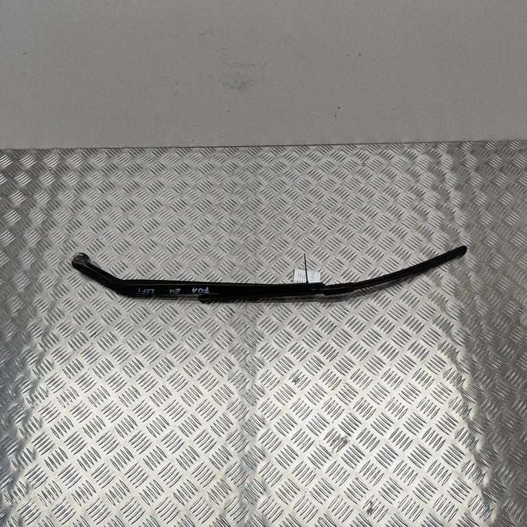 Front wiper blade arm – BMW 7 Series F01 F02 F03 F04 (2008-2016)